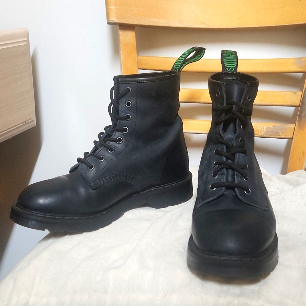 Solovair 8 Eye Derby navy blue gaucho crazy horse